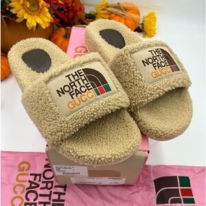 Men’s Gucci, X north face fleece sandals, size 9 made in Italy